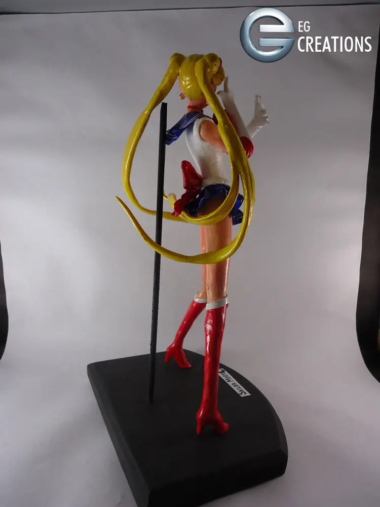 Sailor Moon (Escultura en Porcelana en frio echa por mi)
