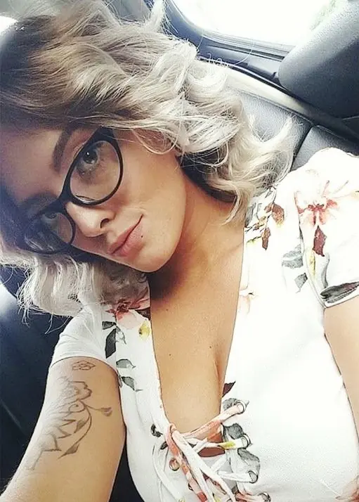Con o sin lentes? Alguna de "ellas" podria ser tu novia..
