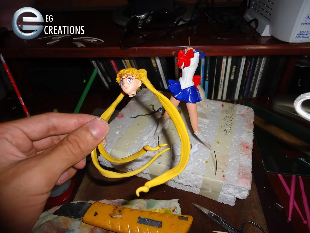 Sailor Moon (Escultura en Porcelana en frio echa por mi)