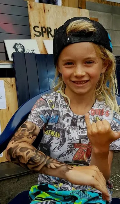 Artista hace increíbles Tatuajes Temporales a niños enfermos