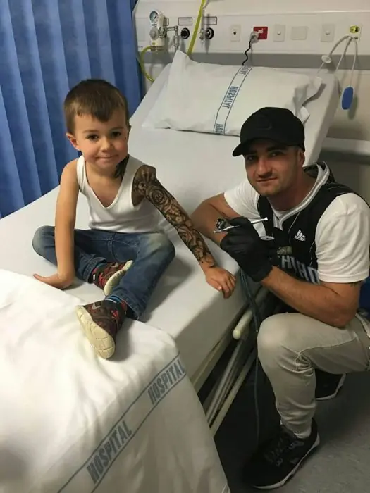Artista hace increíbles Tatuajes Temporales a niños enfermos
