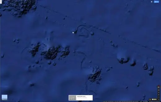 Masivo objeto circular parece moverse en el fondo del Océano