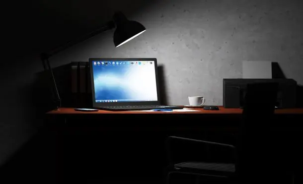 ¿Es malo dejar la PC encendida de noche?