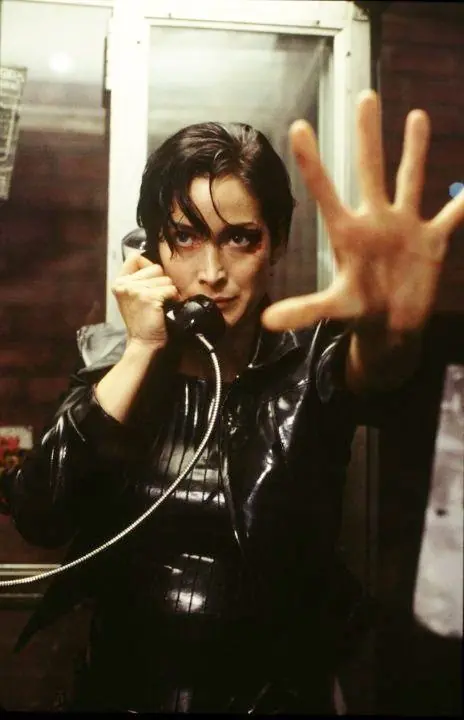 La bella y exótica "Carrie-Anne Moss" es (Trinity) en Matrix La bella y exótica "Carrie-Anne Moss" es (Trinity) en Matrix