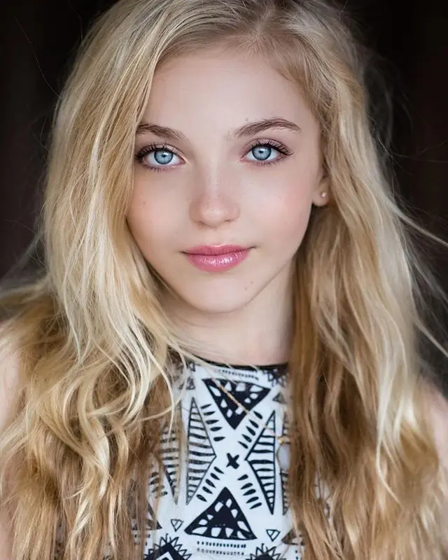 Brynn Rumfallo - She's a rainbow