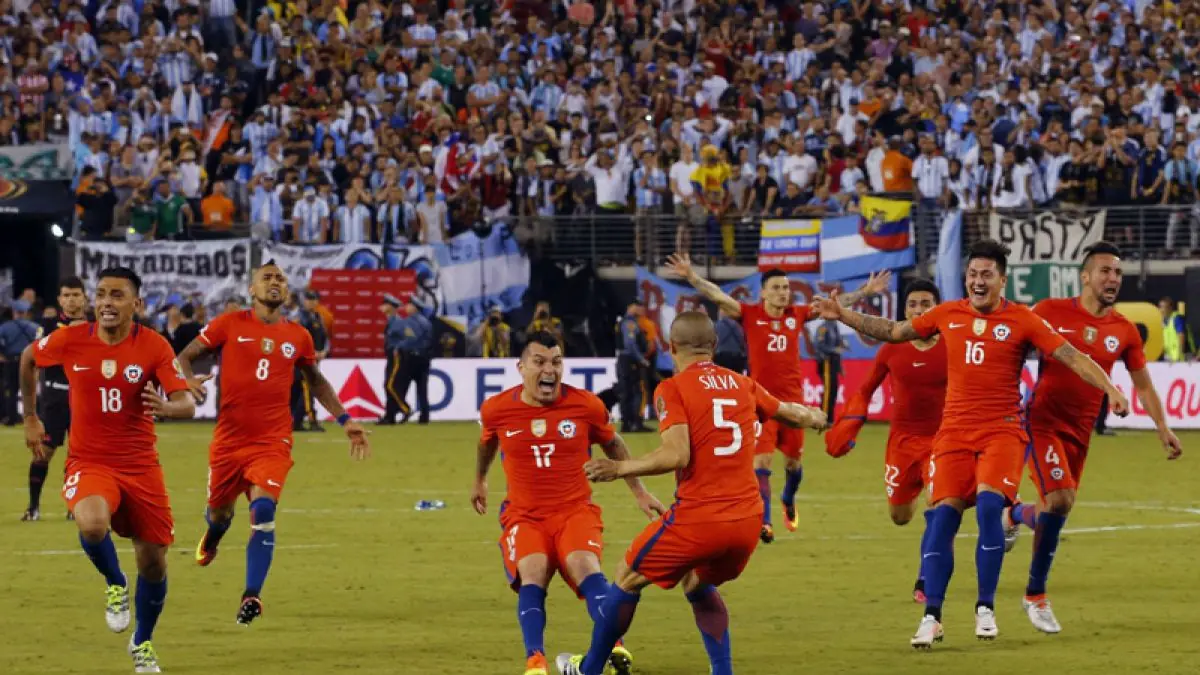 El Campeon se apiada y da ventaja a Argentina