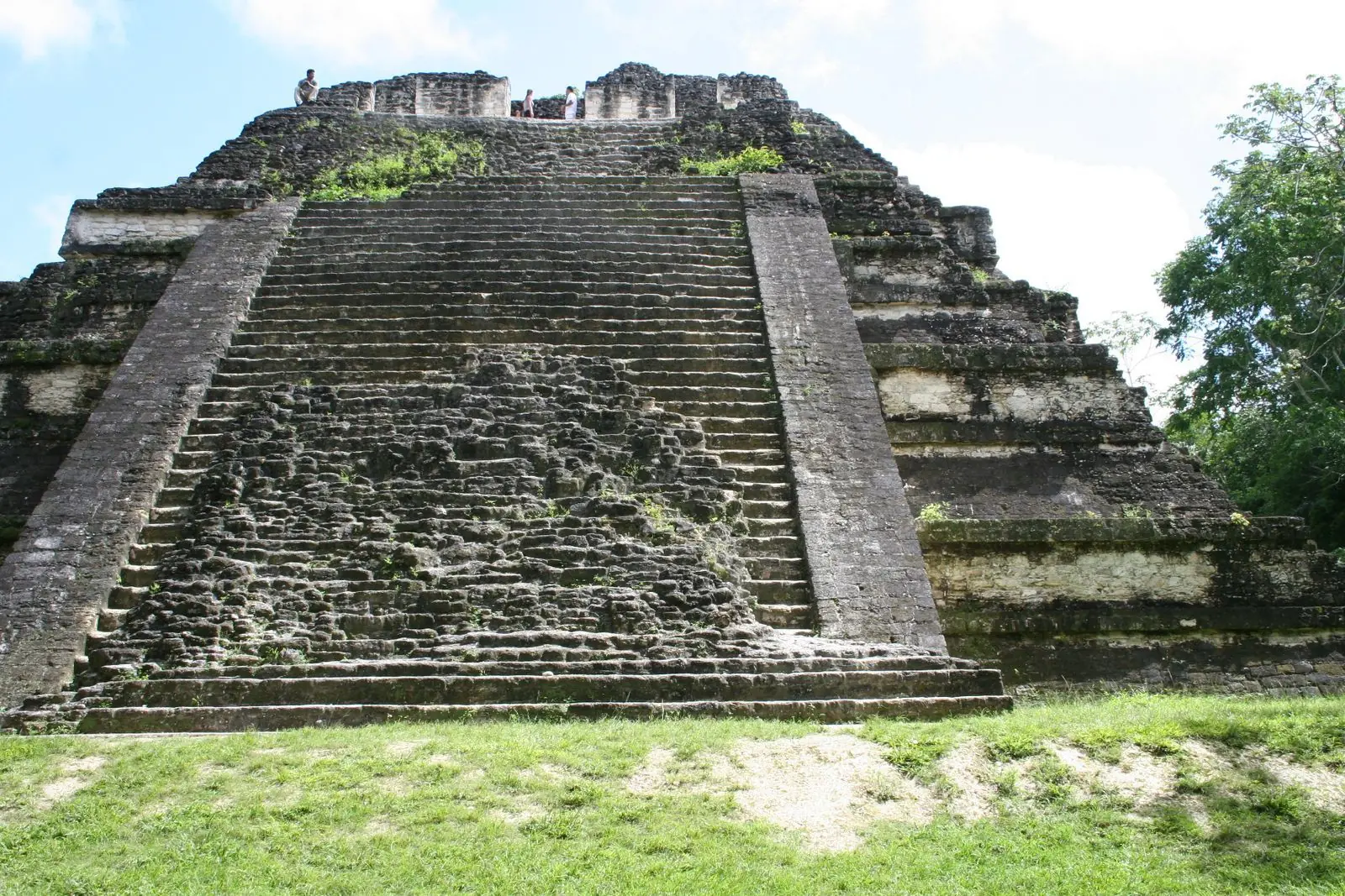 Tikal y el enigma Maya