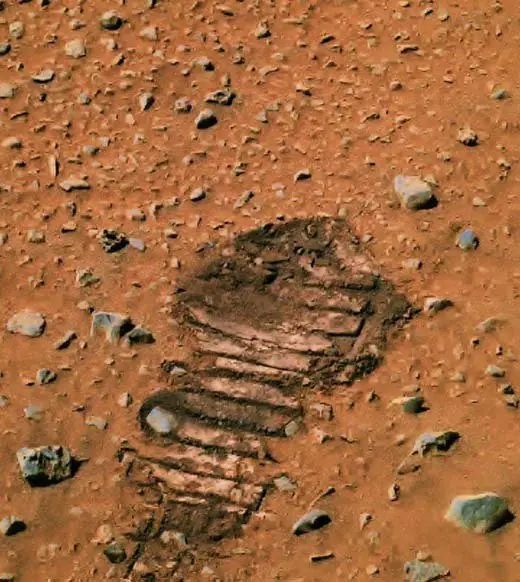 Huella de astronauta descubierta en Marte