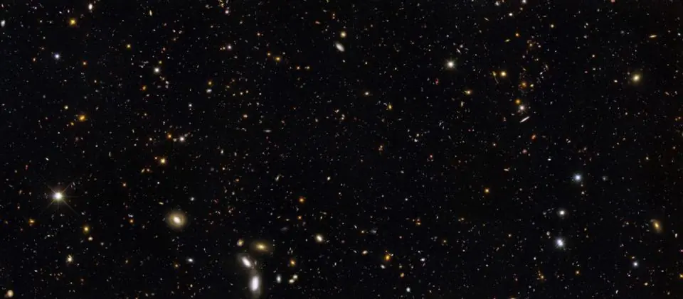 Cuan grande era el Universo en el momento de su creación?