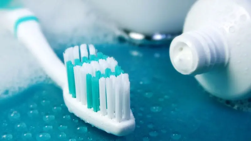 No es bueno enjaguarte la boca luego de lavarte los dientes