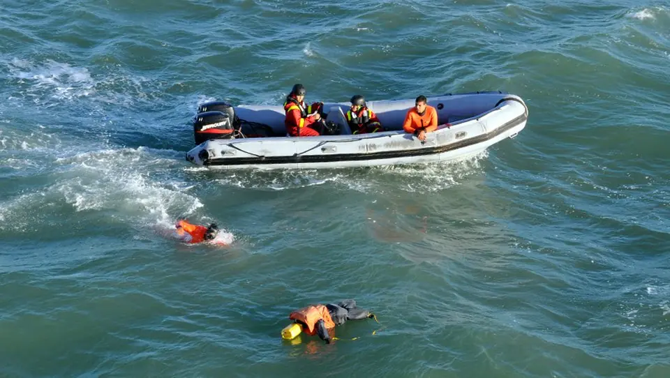 LA FLOTA ARGENTINA SALIO AL MAR
