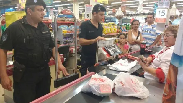 Era Macri: Jubilada robó comida y la yuta lo pagó