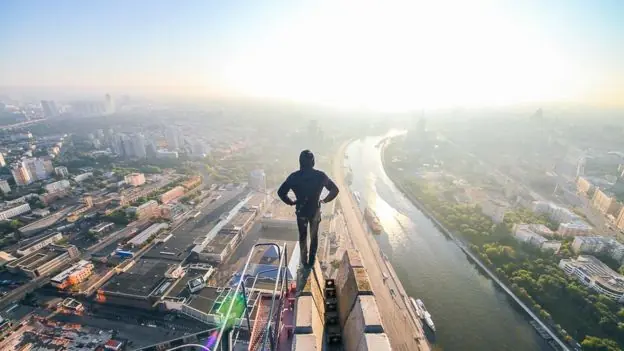 La peligrosa moda de las selfies extremas en Rusia