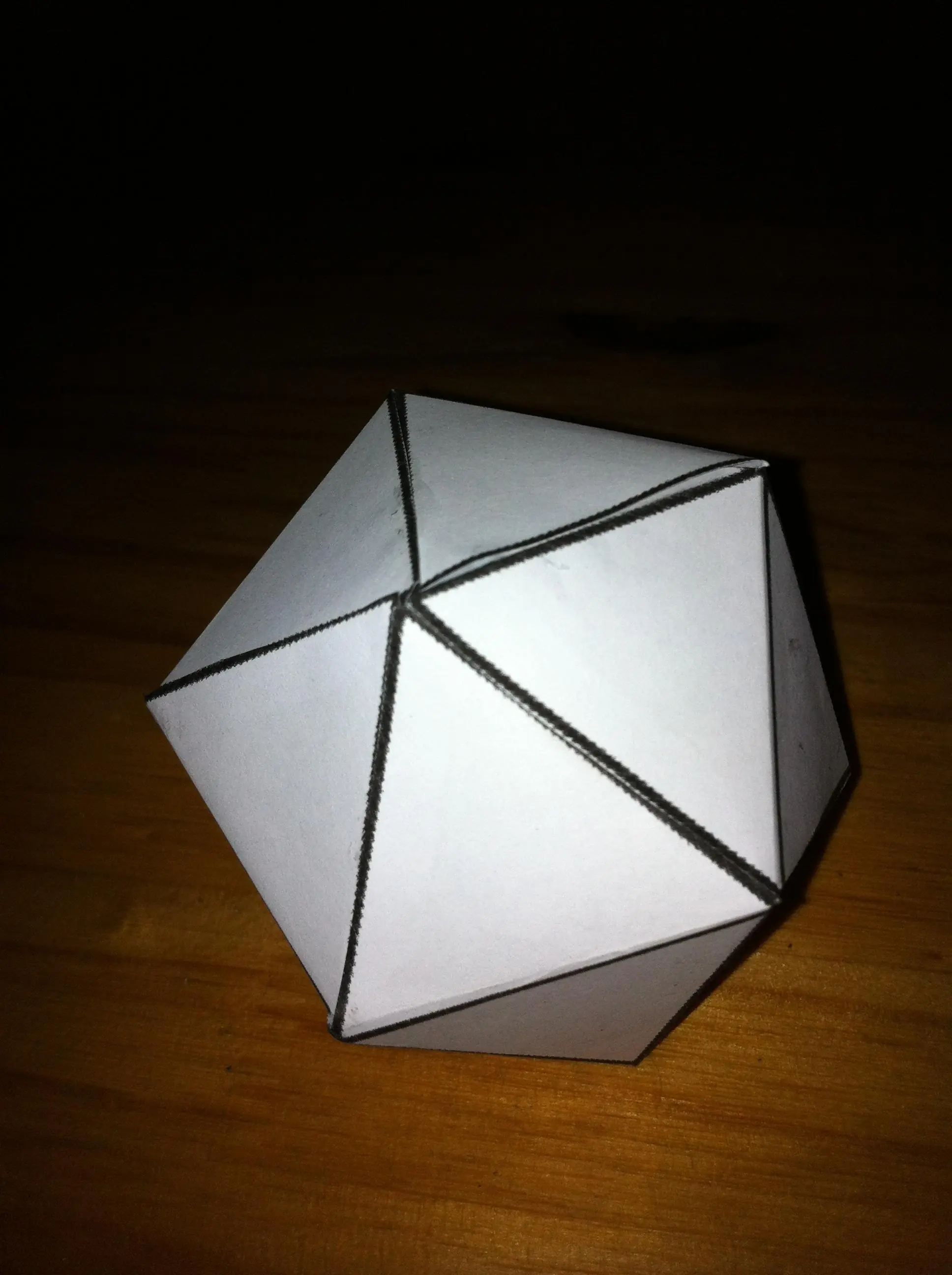 ¿Cómo hacer un icosaedro en cartulina?