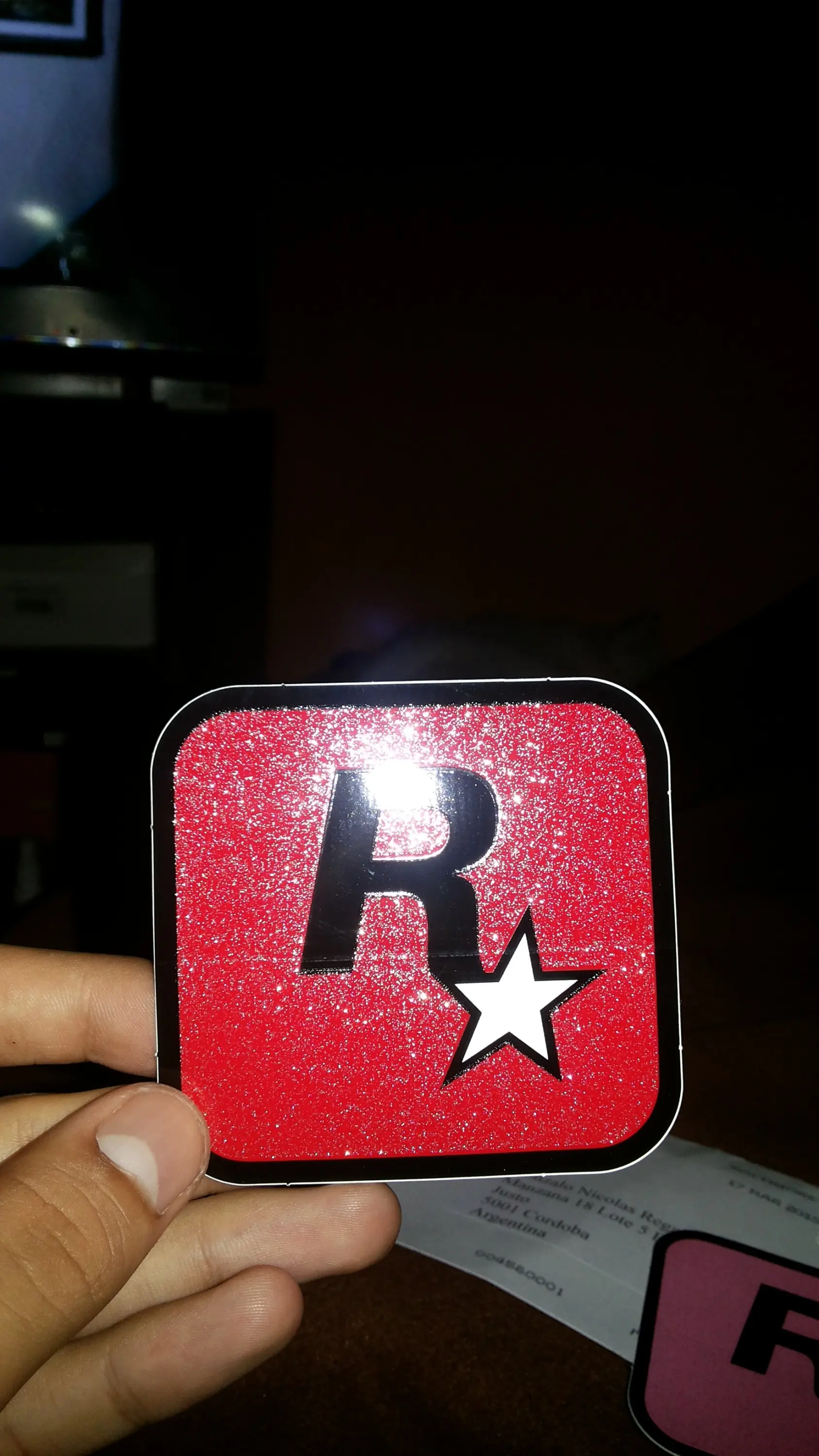 Recibi stickers de Rockstar y te lo muestro.