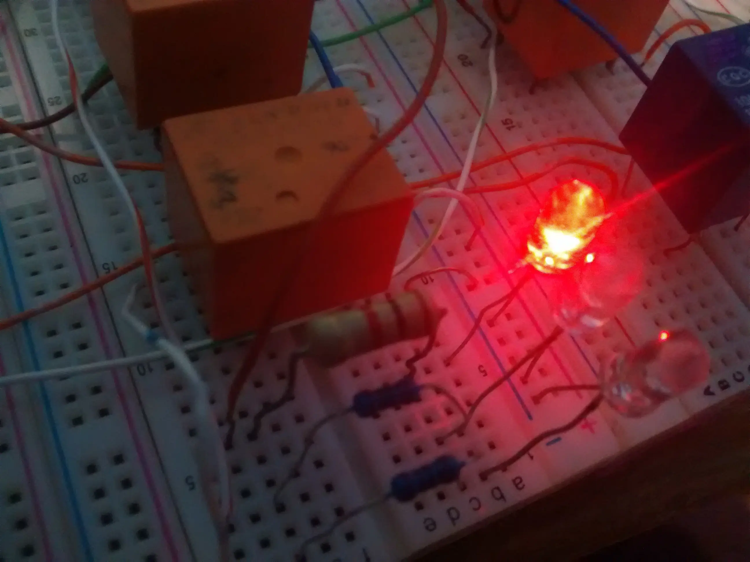 Programación en escalera, electrónica.