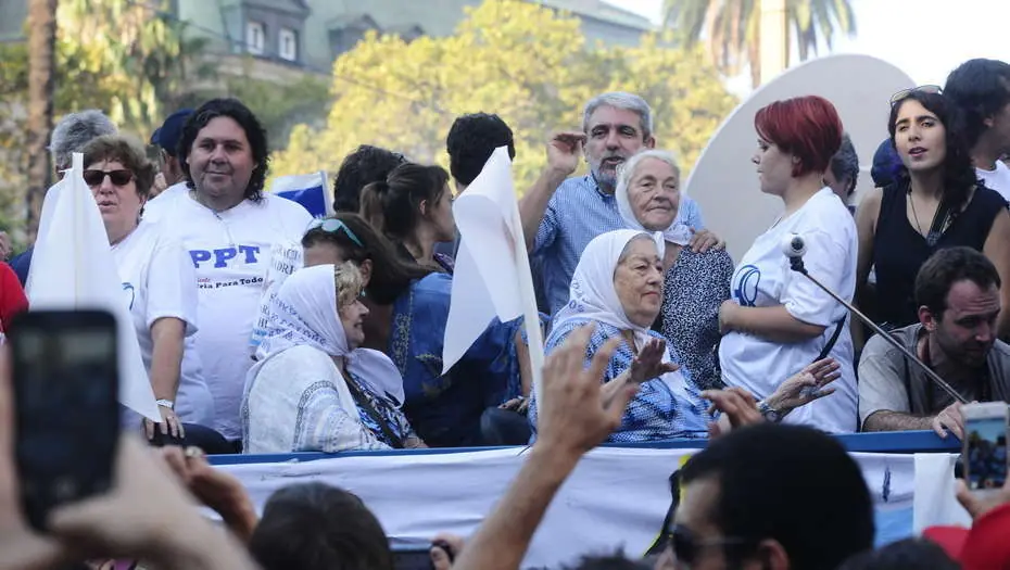 Basta de ser democráticos "me cago en los buenos"