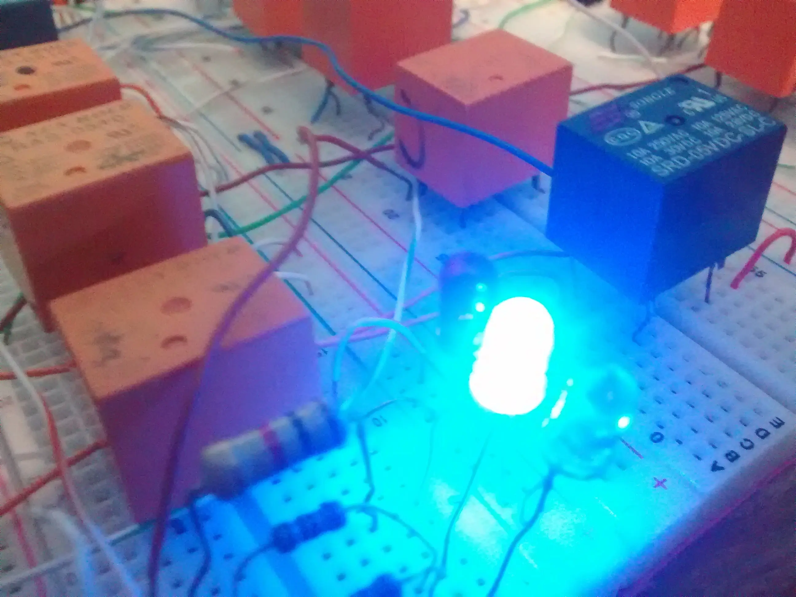 Programación en escalera, electrónica.