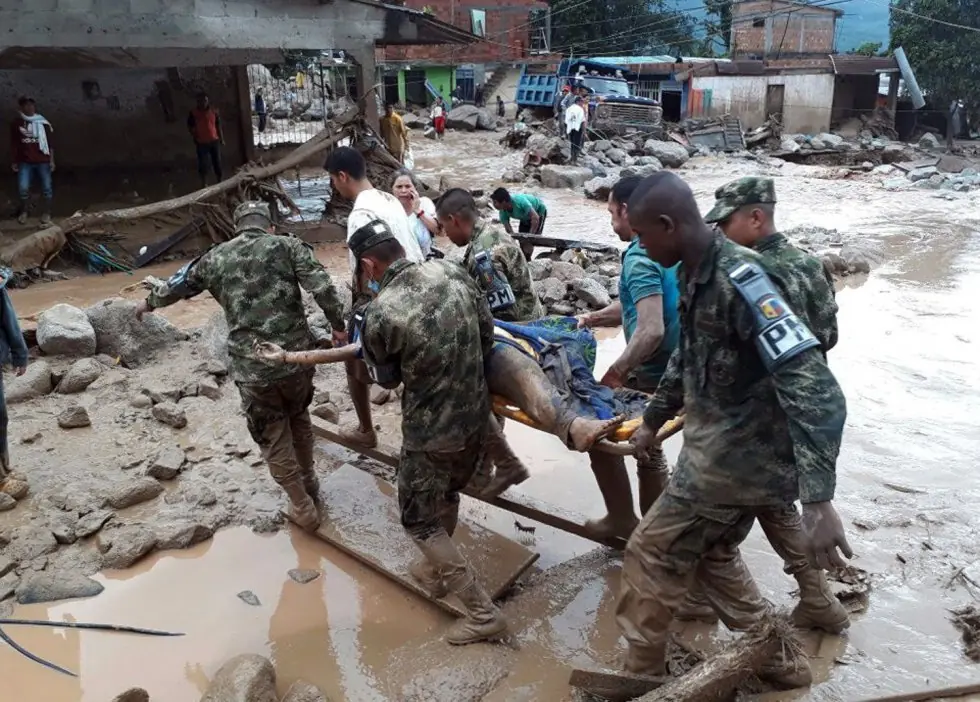 #PrayforColombia mas de 112 muertos en avalancha!