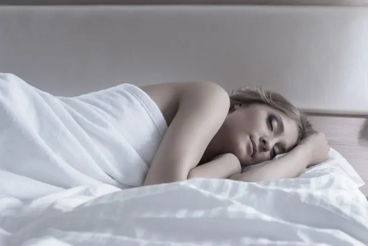 12 Cosas que las chicas amamos hacer cuando estamos solas