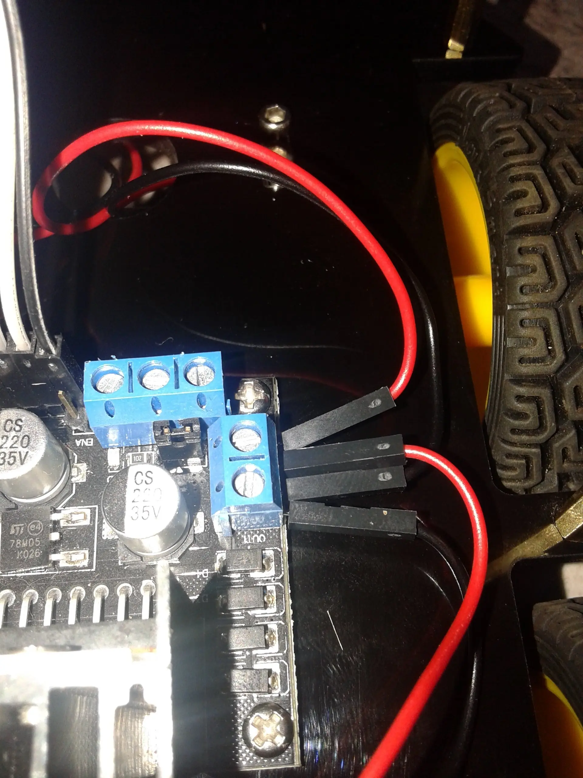 Guia: Hacete un autito con Arduino y manejalo con el celu!
