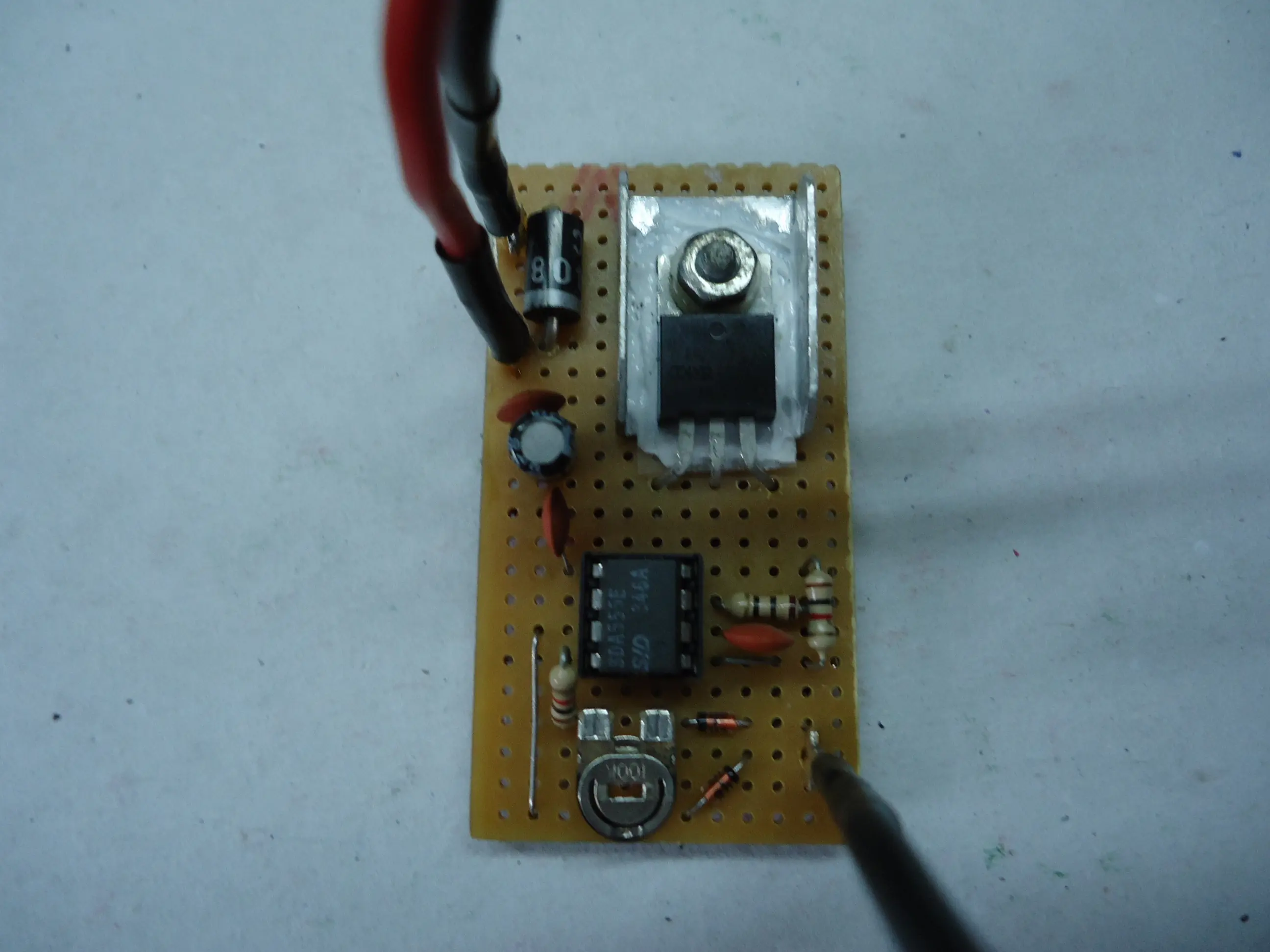 Regulador de velocidad(RPM)para motor de corriente contínua: