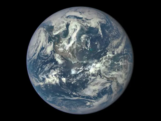 La Tierra surgió del choque brutal de dos planetas
