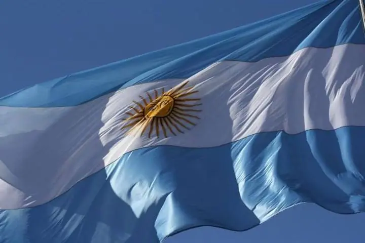 La historia de Aurora “La canción a la Bandera”