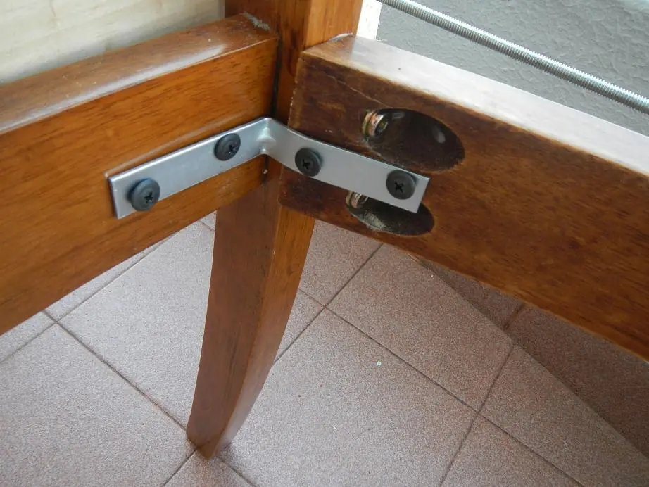 Reparación de una silla Reparación de una silla