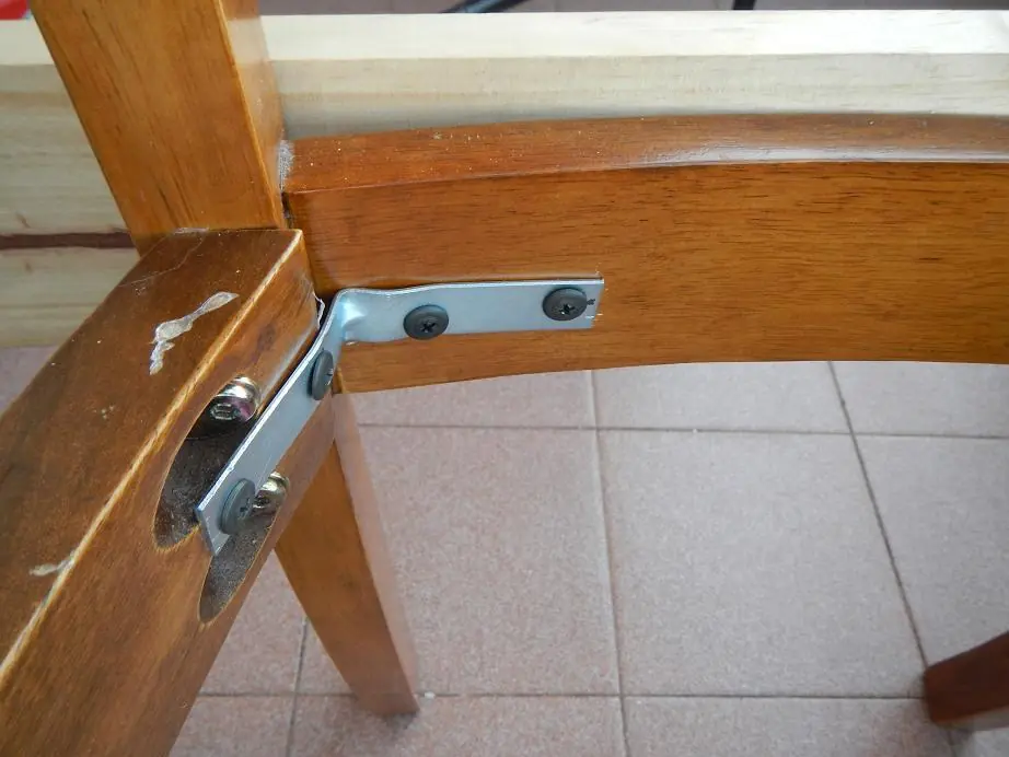 Reparación de una silla Reparación de una silla