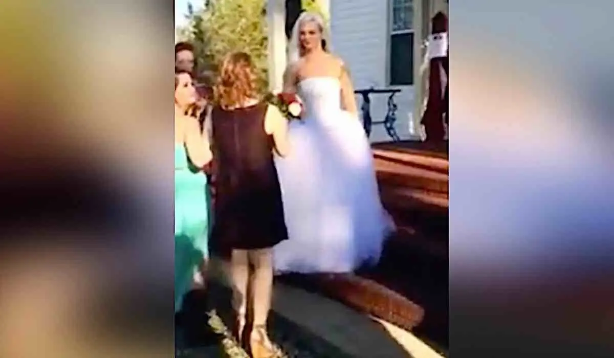 Invitada de la boda queda en shock cuando la novia le pasa