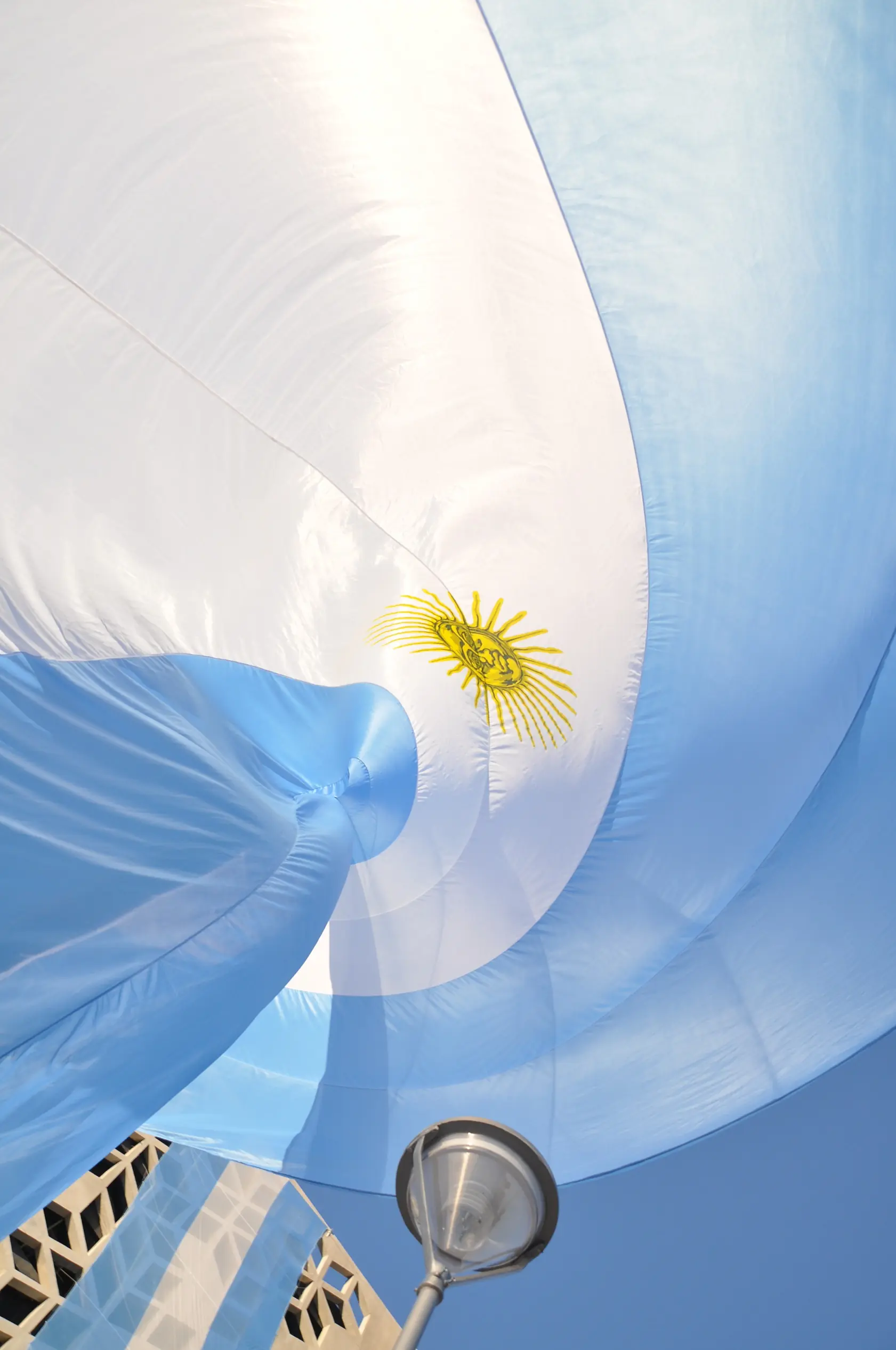 ¡Feliz Día de la Bandera!