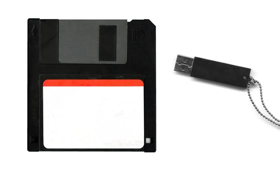 Los usamos a diario, historia de los pendrive...
