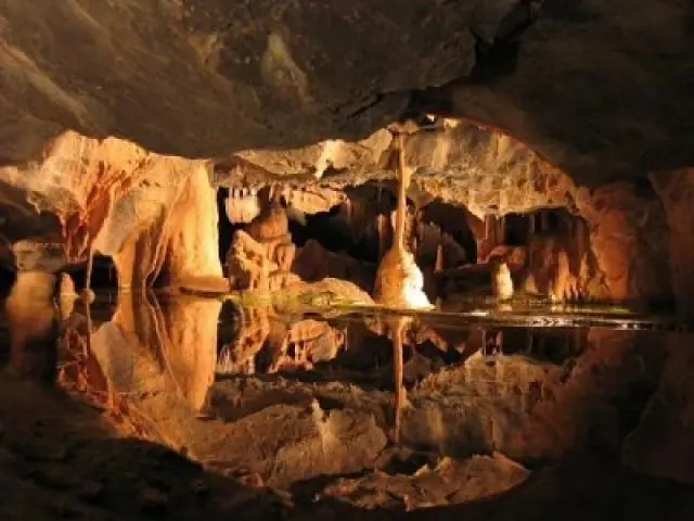 Las fabulosas Grutas de Frasassi (Italia)
