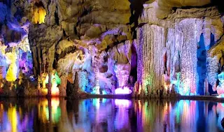 Las fabulosas Grutas de Frasassi (Italia)