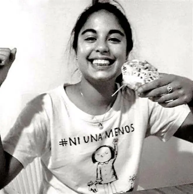El "Indio" llamó a los padres de Micaela y cantó