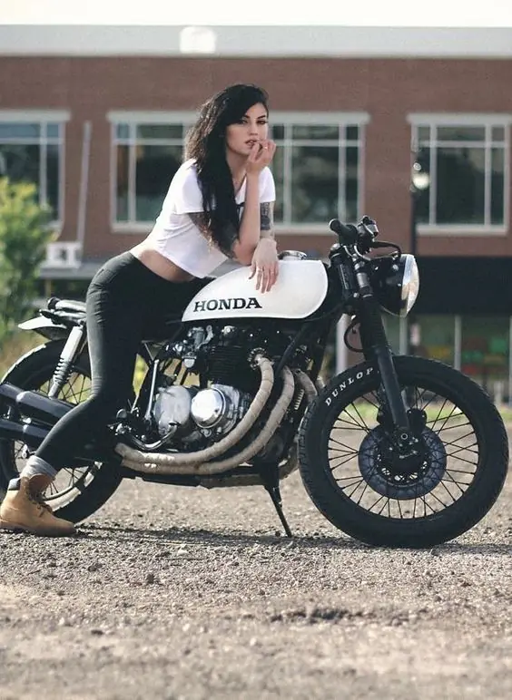 Moto + Mujeres = Perfección