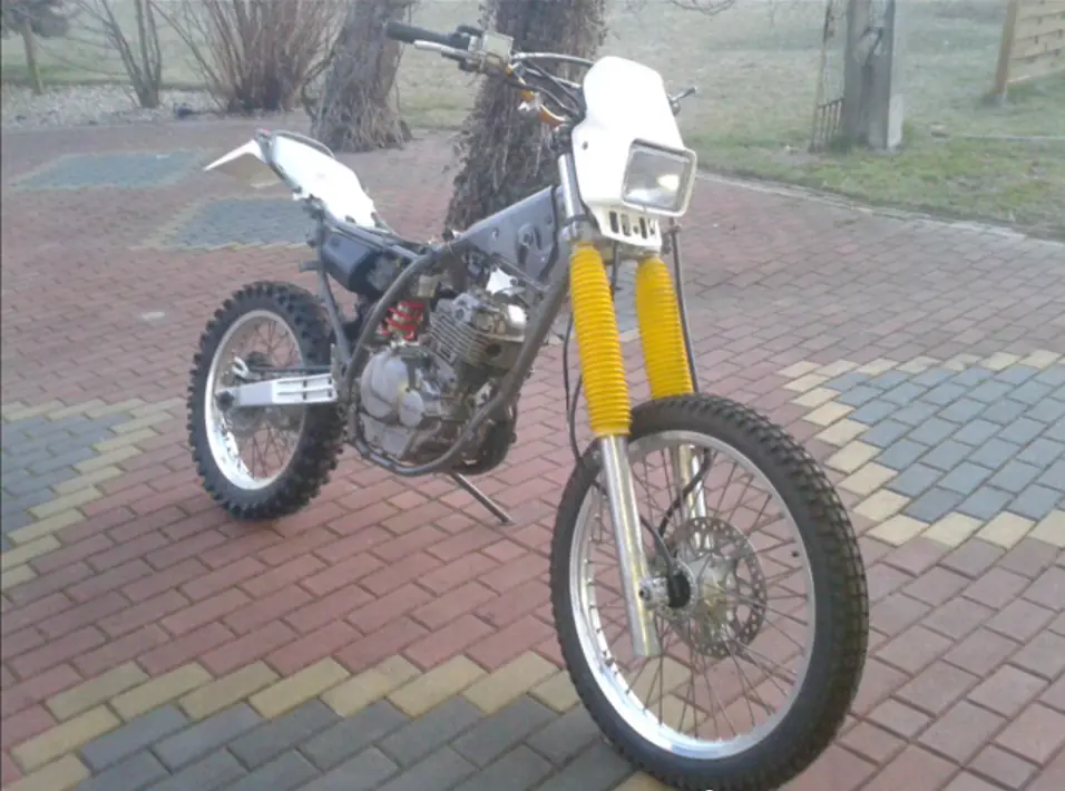 suzuki dr 250