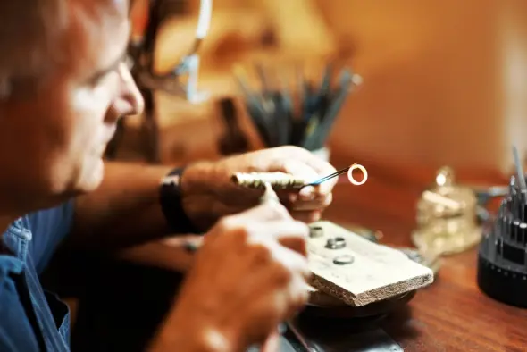 Mira como crean anillos en Catamarca