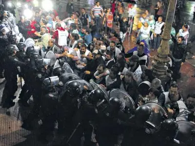 Política y violencia por Horacio González