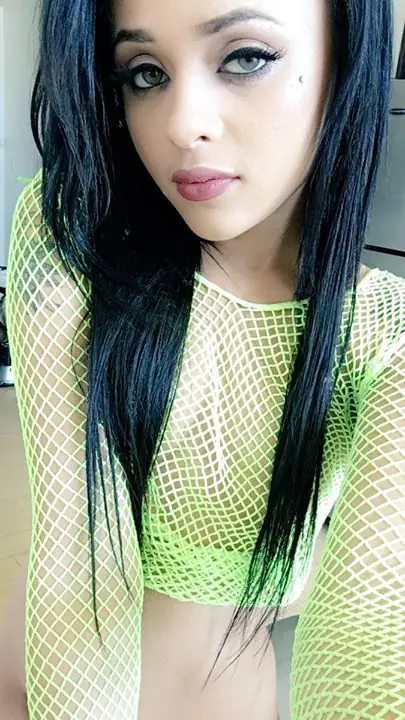 "Holly Hendrix" va camino a convertirse en leyenda