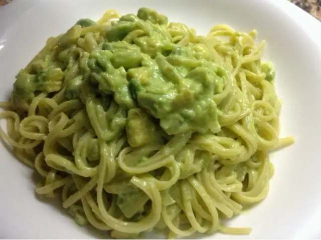 Spaghetti con Salsa de Palta