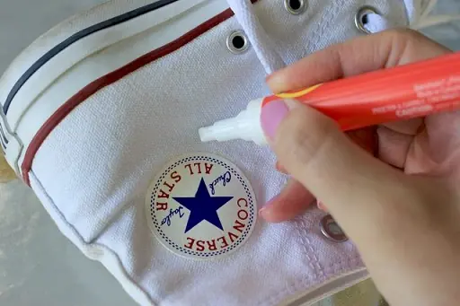 lince aprende a limpiar tus converse