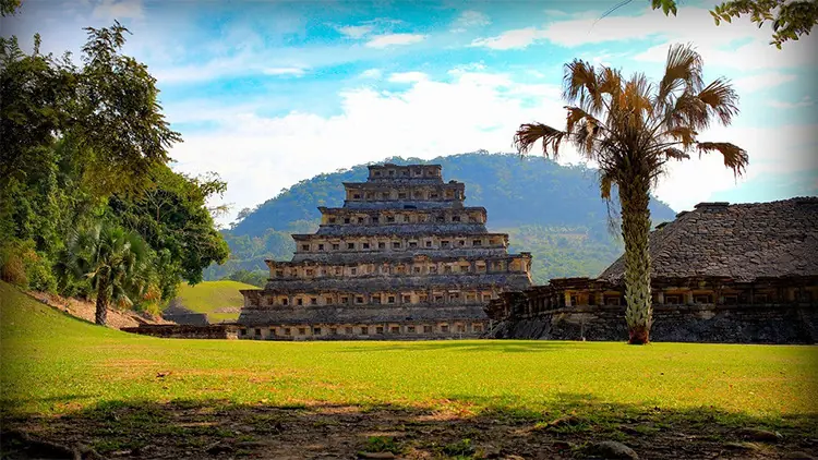 Mayas