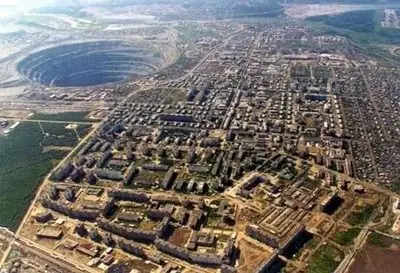 El agujero artificial más profundo del Mundo se encuentra e El agujero artificial más profundo del Mundo se encuentra e
