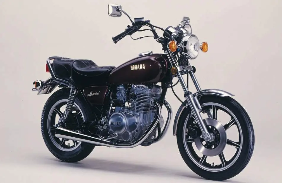 Street Tracker - Brat Style