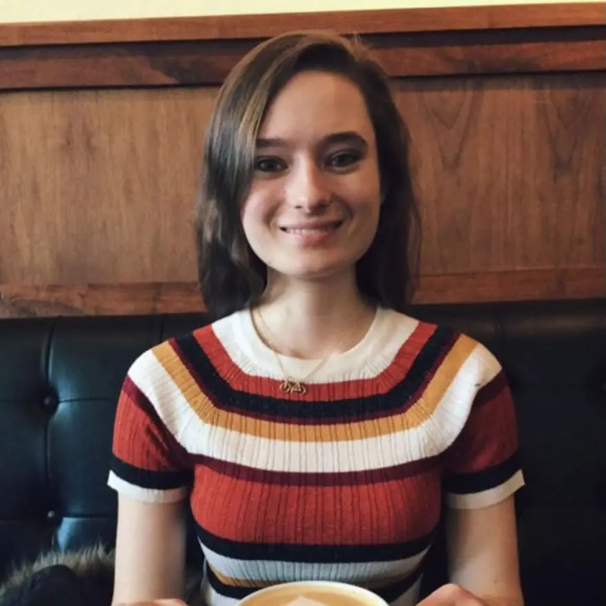 Chica guapa es rechazada por su Amor Platonico