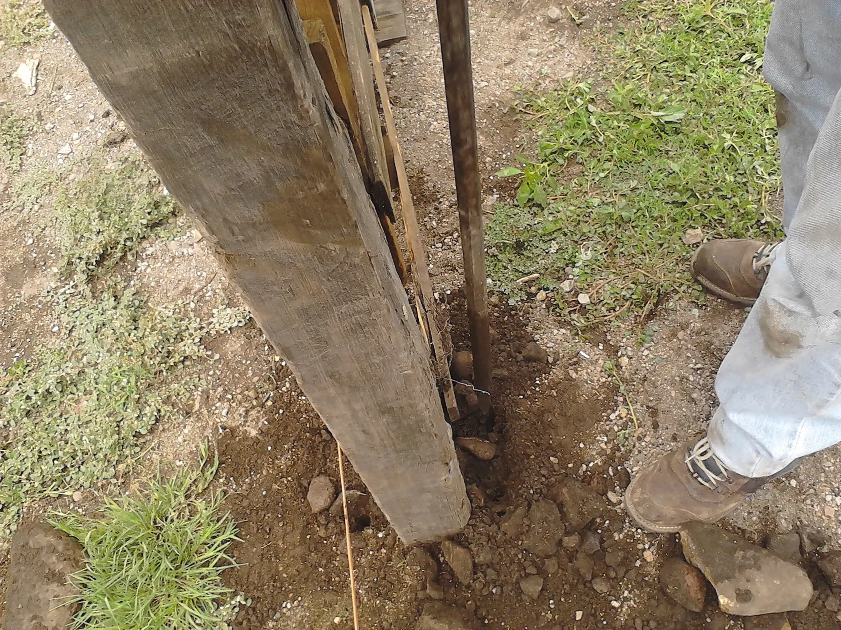 Construye una cerca con madera Reciclada