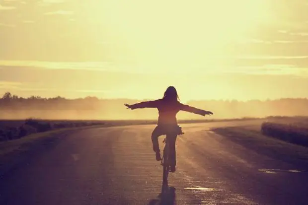 Los mandamientos que te conducen hacia la felicidad plena Los mandamientos que te conducen hacia la felicidad plena