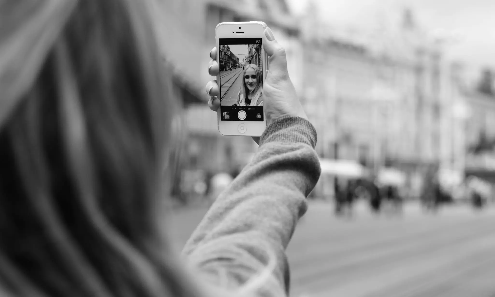 La extraña selfie de una niña que aterroriza Estados Unidos
